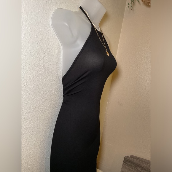 Elegant Black Maxi Dress - Picture 5 of 15